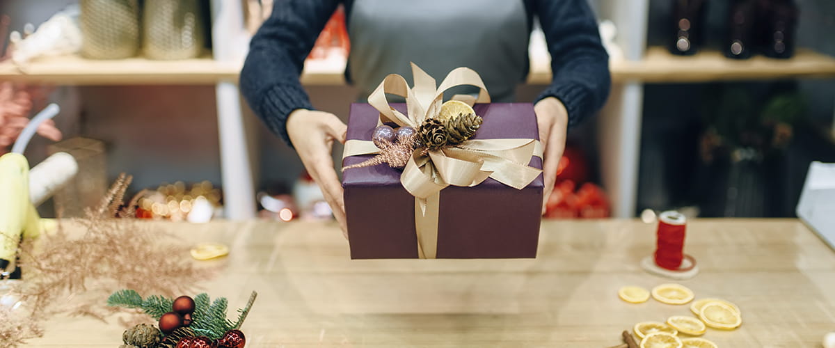 Точка с упаковкой подарков